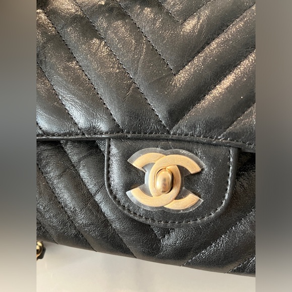 Chanel Classic Flap Black Medium - Picture 11 of 12